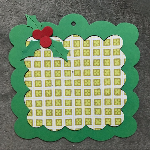 Sizzix Bigz die - Frame, Scallop w/Holly - Picture 5 of 9